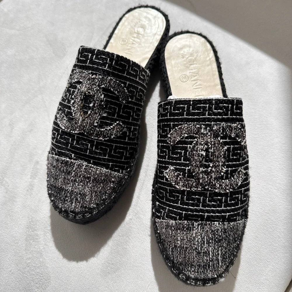 NEW Chanel Authentic Brand New CC Tweed Espadrilles/Mules Black Grey EU39 US:8.5